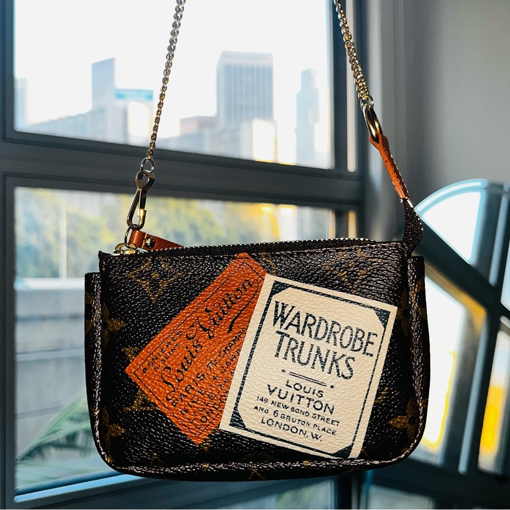 Louis Vuitton: Wardrobe Trunks Travel Patches Limited Edition Mini Pochette Bag - Picture 7 of 14